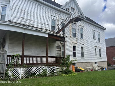/international/us/74-eagle-street-troy-ny-110093724698/