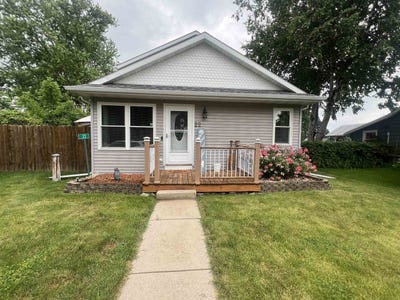 /international/us/22-sweet-briar-lane-cambridge-wi-110100343351/