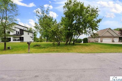 /international/us/w-232nd-street-faribault-mn-110108259412/