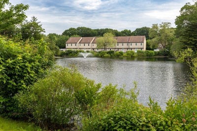 /international/us/75-willow-pond-drive-rockland-ma-110108745823/