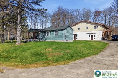 /international/us/304-drinker-turnpike-covington-twp-pa-110107259397/
