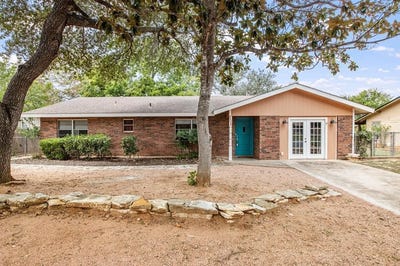 /international/us/604-n-bowie-fredericksburg-tx-110101975064/