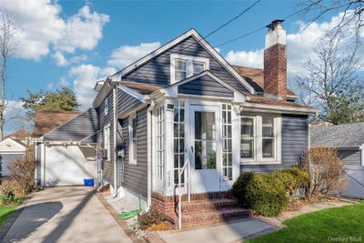 /international/us/623-ashland-avenue-baldwin-ny-110106300385/