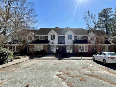 /international/us/407-w-college-st-whiteville-nc-110090080680/