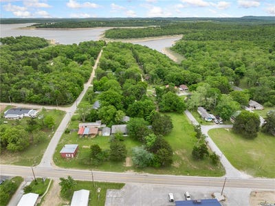 /international/us/diamond-boulevard-diamond-city-ar-110108824128/
