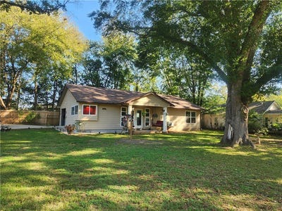 /international/us/110-walker-street-ozark-ar-110107638898/
