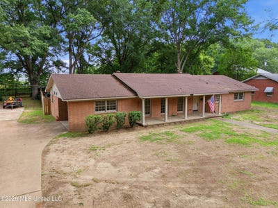/international/us/204-porter-street-senatobia-ms-110108655607/
