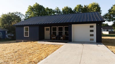 /international/us/22-summit-avenue-shelby-oh-110119437193/