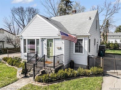 /international/us/1404-11-mile-road-berkley-mi-110107404756/
