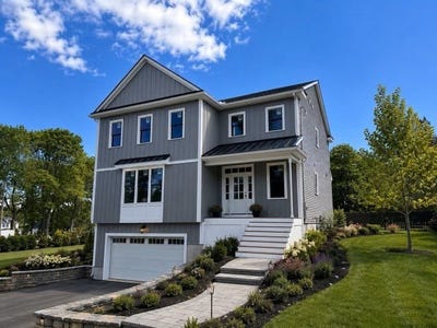 /international/us/25-cox-street-hudson-ma-110108746181/