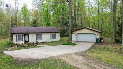 /international/us/2081-deer-lake-road-harrison-mi-110108476603/