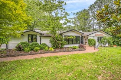 /international/us/64-persimmon-hill-drive-columbus-nc-110106120683/