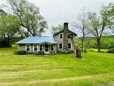 /international/us/100-demunn-road-catlin-ny-110099817546/