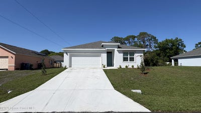 /international/us/673-bremerhaven-street-nw-palm-bay-fl-110108542952/