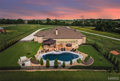 /international/us/4985-n-state-route-157-edwardsville-il-110100748833/