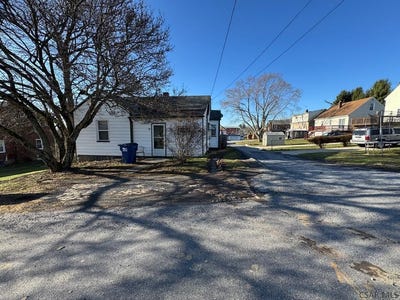 /international/us/225-columbia-street-johnstown-pa-110105505398/