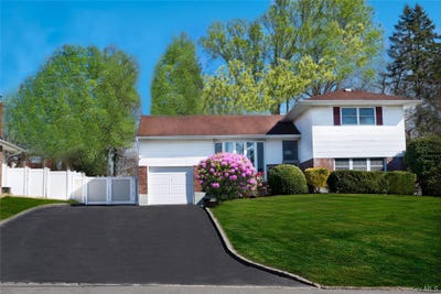 /international/us/390-townline-road-commack-ny-110107150741/