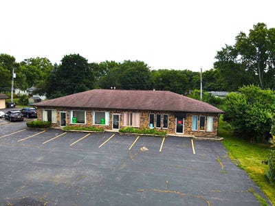 /international/us/4901-w-elm-street-mchenry-il-110120026340/