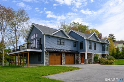 /international/us/8-e-wharf-road-waterford-ct-110108207472/