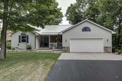 /international/us/17586-little-ireland-lane-townsend-wi-110108743248/