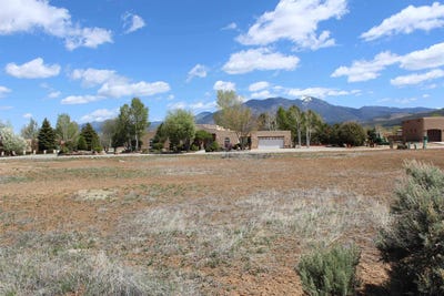 /international/us/vegas-de-taos-road-lot-31-taos-nm-110108491373/