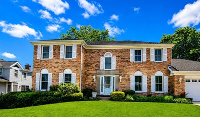 /international/us/6319-briar-road-willowbrook-il-110108390762/