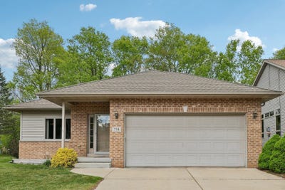 /international/us/738-8th-street-prairie-du-sac-wi-110108071694/