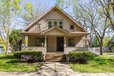 /international/us/402-flower-st-albert-city-ia-110108298092/