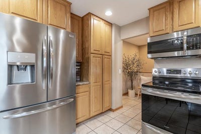 /international/us/385-n-lexington-avenue-le-center-mn-110100768871/?lang=en