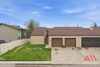 /international/us/1128-e-9th-st-gillette-wy-110107693219/