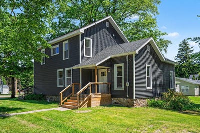 /international/us/230-n-union-street-ithaca-mi-110108467461/