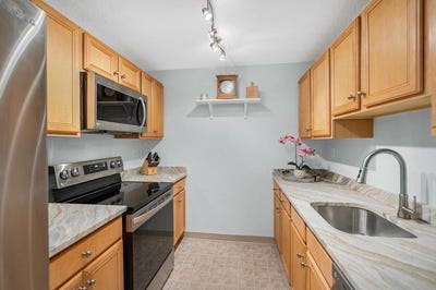 /international/us/200-market-street-lowell-ma-110107654260/