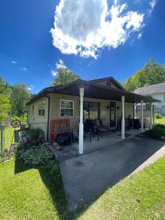 /international/us/109-louise-lane-mt-hope-wv-110107891374/