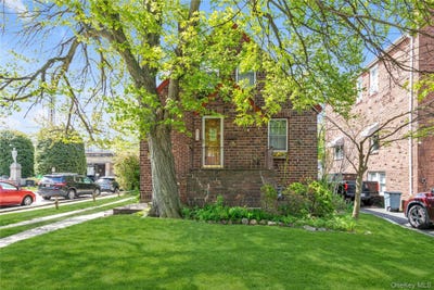 /international/us/70-lyon-place-lynbrook-ny-110107939068/