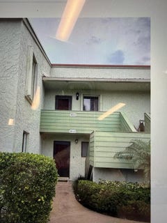 /international/us/5403-se-miles-grant-road-stuart-fl-110107071404/