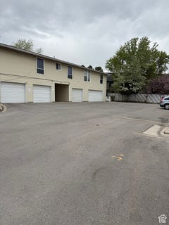 /international/us/3049-s-orchard-bountiful-ut-110098777061/
