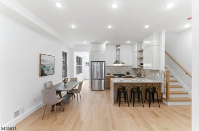 /international/us/113-oak-st-jersey-city-nj-110108505486/