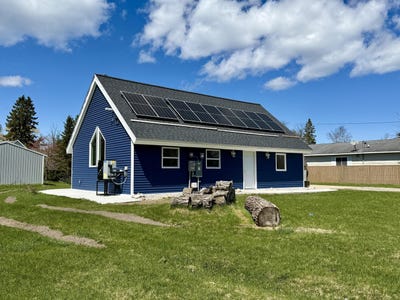 /international/us/415-george-street-cheboygan-mi-110105416080/
