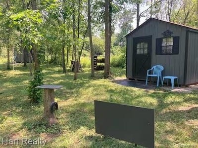 /international/us/4250-midway-road-dayton-twp-mi-110106152396/