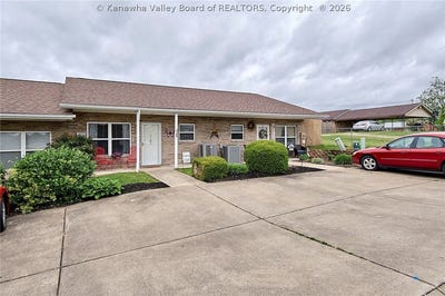 /international/us/3180-putnam-avenue-hurricane-wv-110107715961/