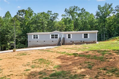 /international/us/215-wells-circle-townville-sc-110119390509/