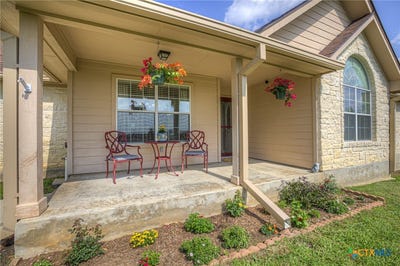 /international/us/175-creekwood-drive-gonzales-tx-110107695614/