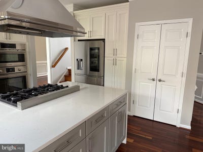 /international/us/8196-tenbrook-drive-gainesville-va-110100981017/