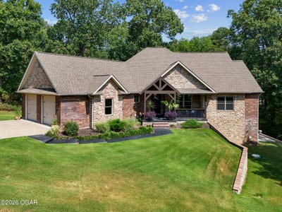 /international/us/5-briar-place-joplin-mo-110110366208/