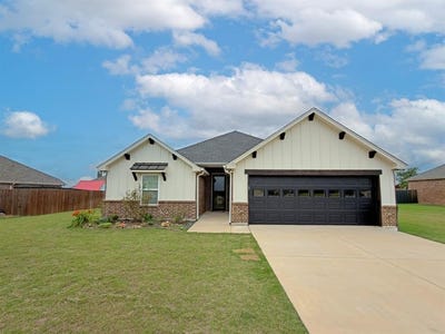 /international/us/3022-meandering-way-granbury-tx-110108252578/