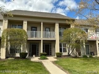/international/us/40435-bay-harbor-lane-canton-twp-mi-110107693961/