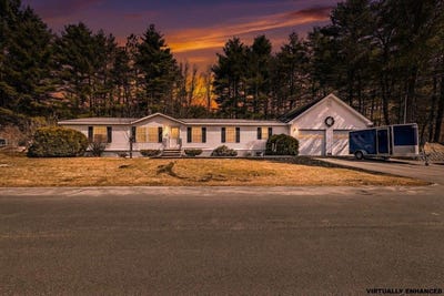 /international/us/18-stacey-drive-hopkinton-nh-110106725879/