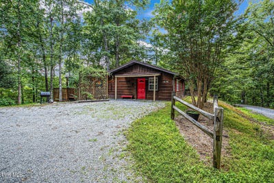 /international/us/2025-ridgecrest-loop-lane-sevierville-tn-110101210241/