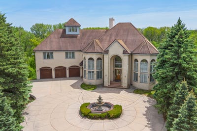 /international/us/n78w13031-country-club-ct-menomonee-falls-wi-110108336696/