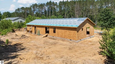 /international/us/tbb-5086-red-maple-drive-kalkaska-mi-110100817512/